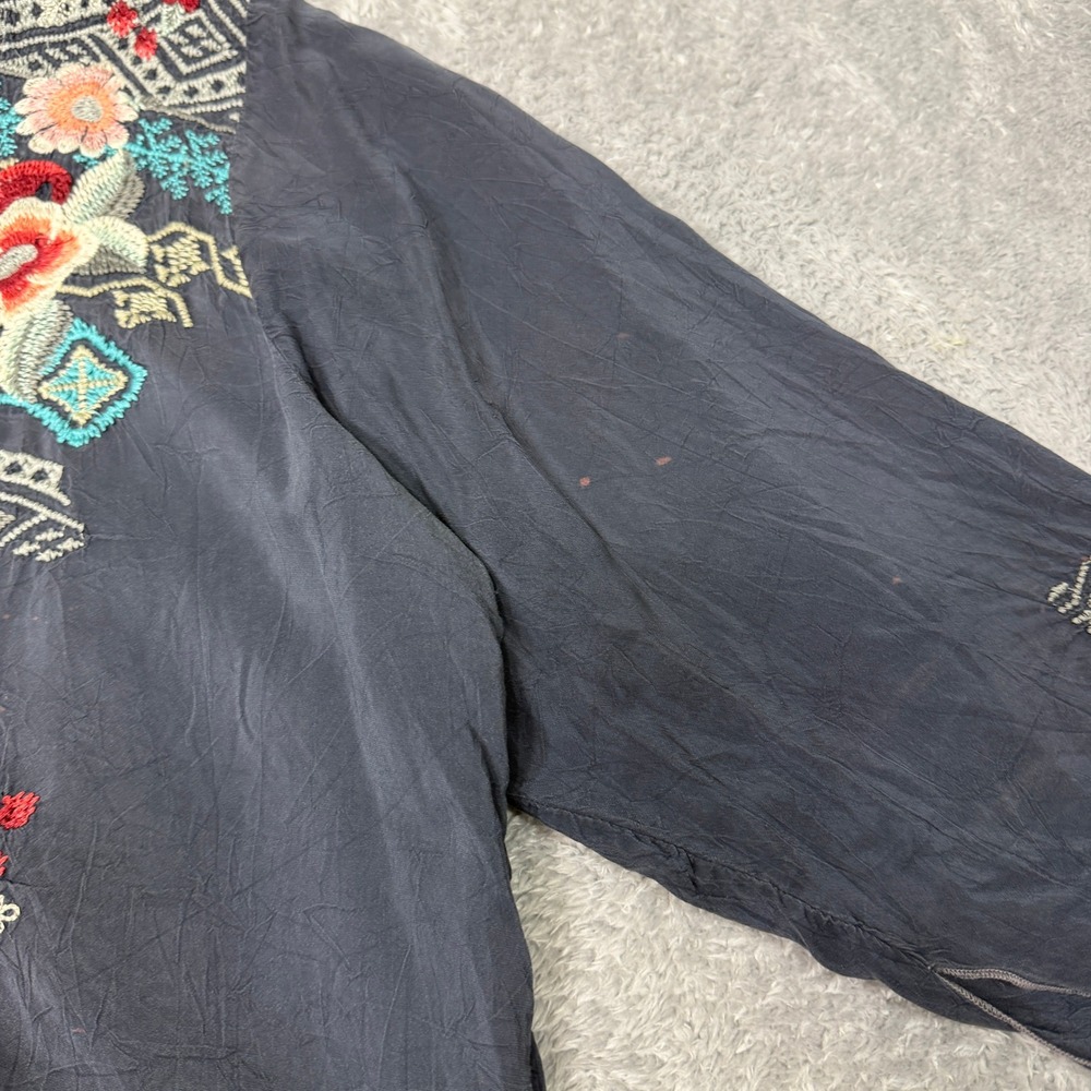 Johnny Was Blouse Womens XL Blue Floral Embroidered V Neck Boho 3/4 Sleeve Top - Picture 4 of 12